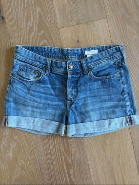 H&M Boyfriend Denim Shorts Cuffed Size 6 2.5” Inseam 100% Cotton Mid Rise